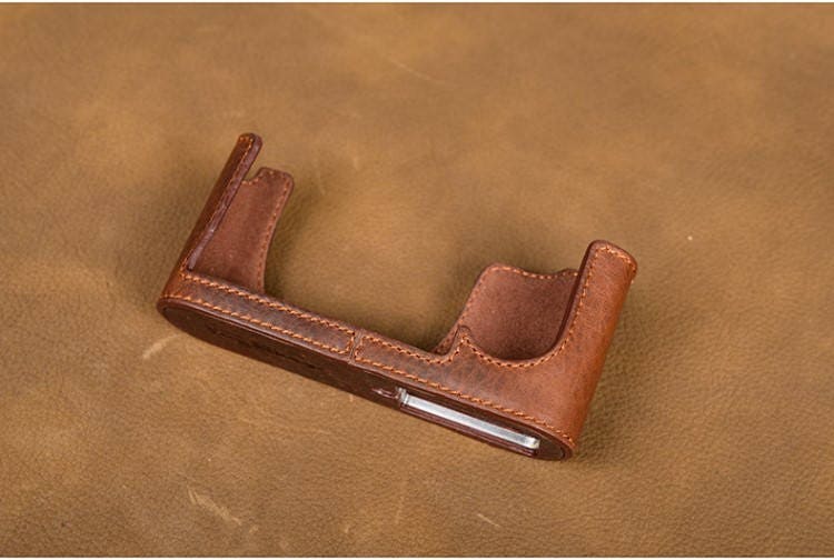 LEICA XV miniM Typ107 X Typ113 Handmade Half Case leather insert Camera bag handgrip Protector Holster sleeve Made TO Order Battery access
