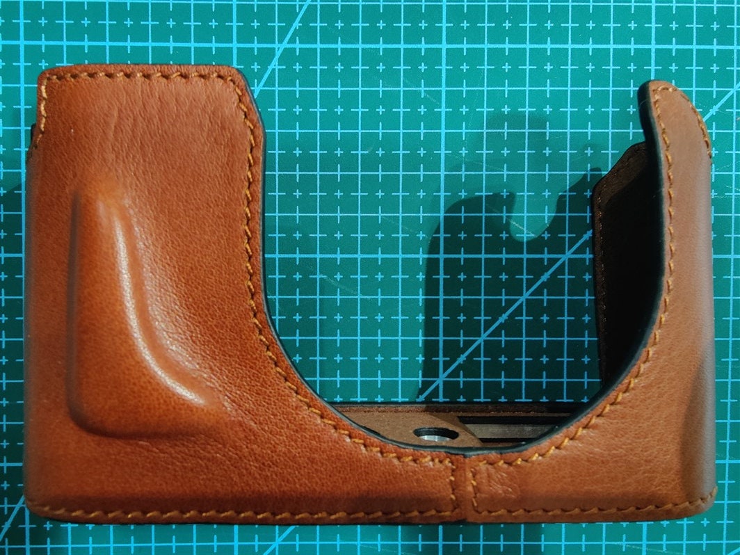 Leather sample listing "Please don't place order at this listing"